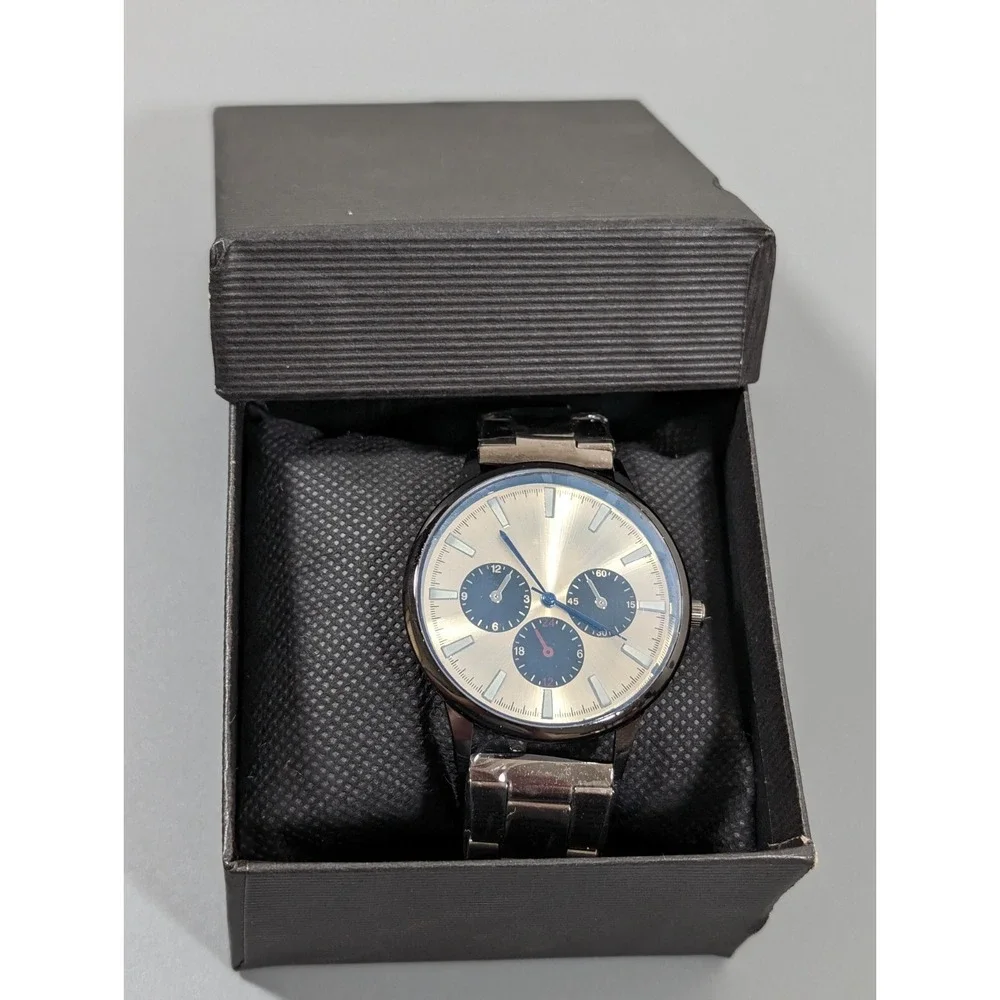 The Unbranded Brand men chronograph